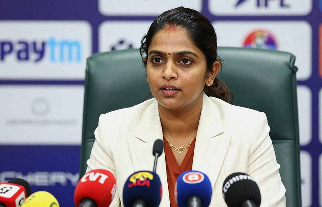 Surrey's Head Coach Took an Assistant's Chair in Chennai — That's the Real Story Surrey's Head Coach Took an Assistant's Chair in Chennai — That's the Real Story