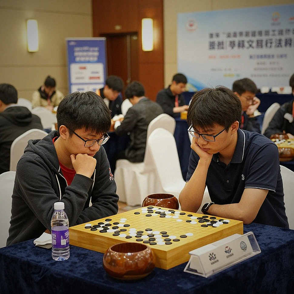 27 मिनिएचर, 10 ओपनिंग आर्टिकल और बीच की खाली जगह: ChessBase Magazine #225 का डेटा-पाठ